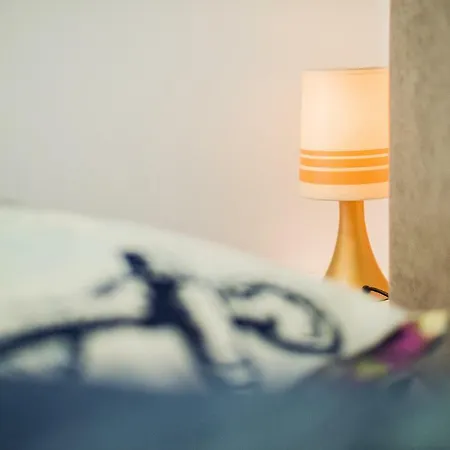 Karla Lejlighed Podstrana